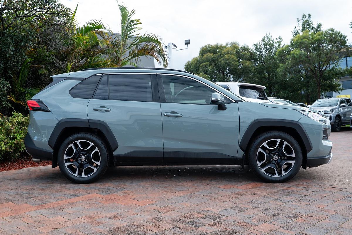 2020 Toyota RAV4 Edge AXAA54R
