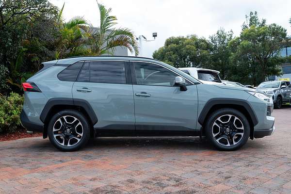 2020 Toyota RAV4 Edge AXAA54R