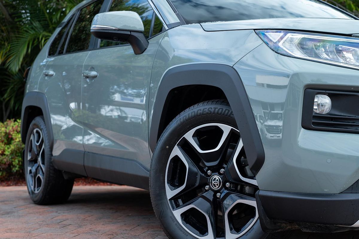 2020 Toyota RAV4 Edge AXAA54R