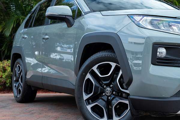 2020 Toyota RAV4 Edge AXAA54R