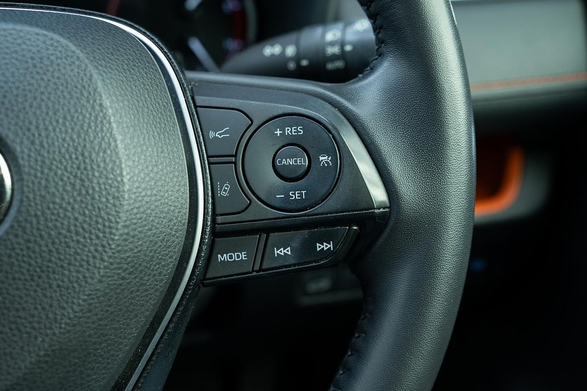 2020 Toyota RAV4 Edge AXAA54R