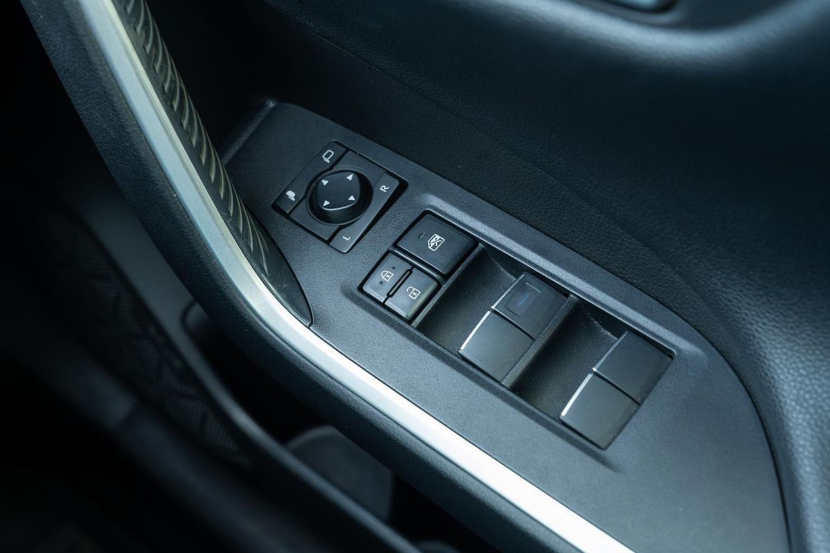 2020 Toyota RAV4 Edge AXAA54R