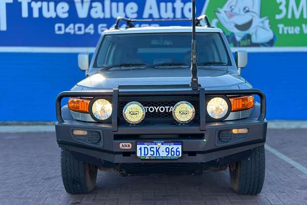2011 Toyota FJ Cruiser  GSJ15R