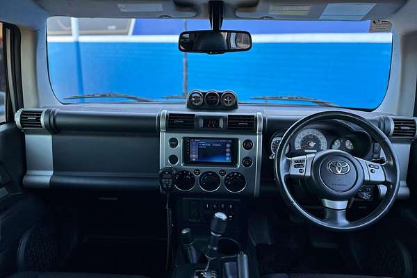 2011 Toyota FJ Cruiser  GSJ15R