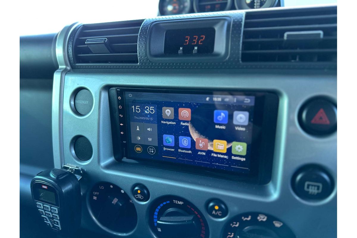 2011 Toyota FJ Cruiser  GSJ15R