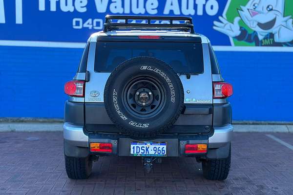 2011 Toyota FJ Cruiser  GSJ15R