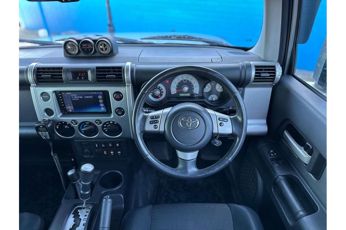 2011 Toyota FJ Cruiser  GSJ15R