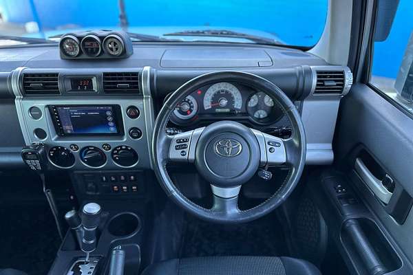 2011 Toyota FJ Cruiser  GSJ15R