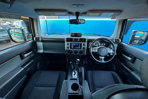 2011 Toyota FJ Cruiser  GSJ15R