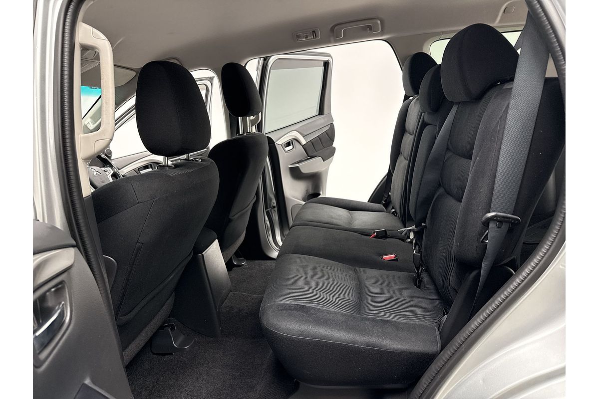 2016 Mitsubishi Pajero Sport GLX QE