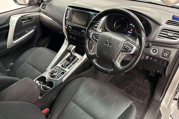 2016 Mitsubishi Pajero Sport GLX QE