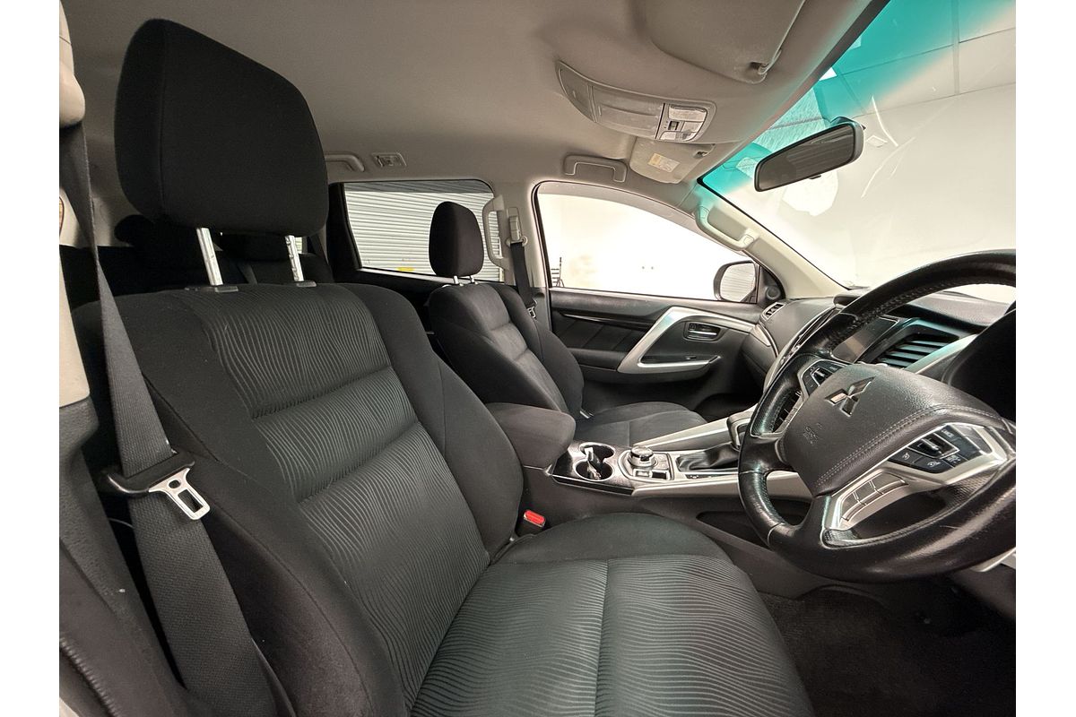 2016 Mitsubishi Pajero Sport GLX QE