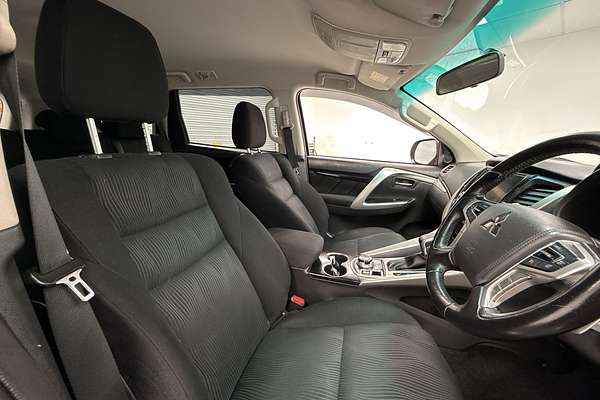 2016 Mitsubishi Pajero Sport GLX QE