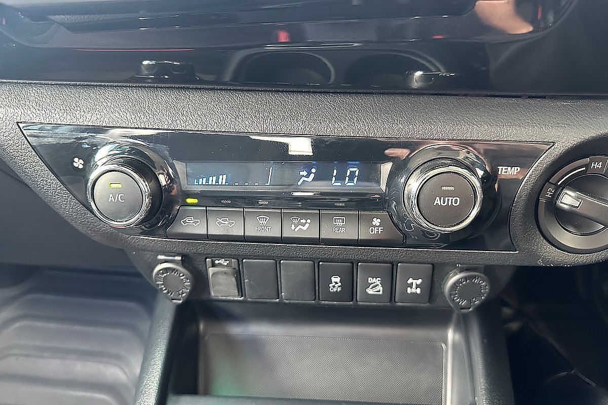 2017 Toyota Hilux SR5 GUN126R 4X4