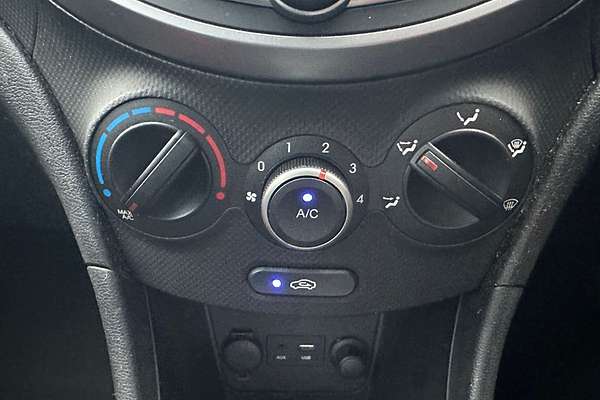 2015 Hyundai Accent Active RB2