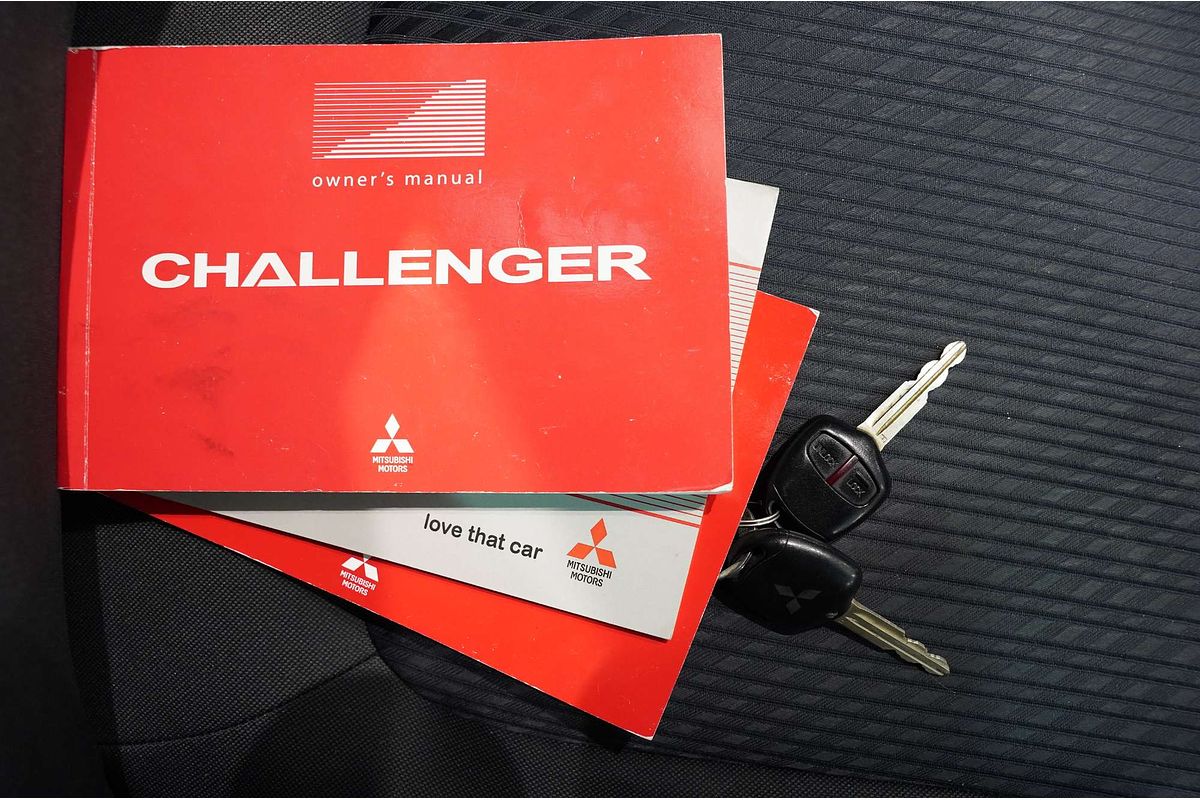 2013 Mitsubishi Challenger PB