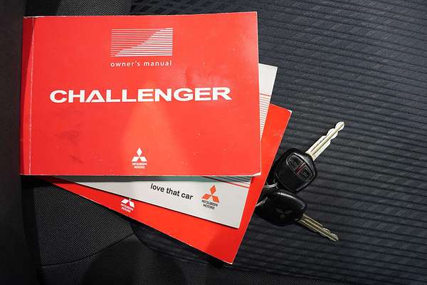 2013 Mitsubishi Challenger PB
