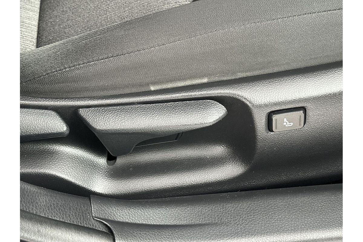 2018 Toyota Camry Ascent ASV70R