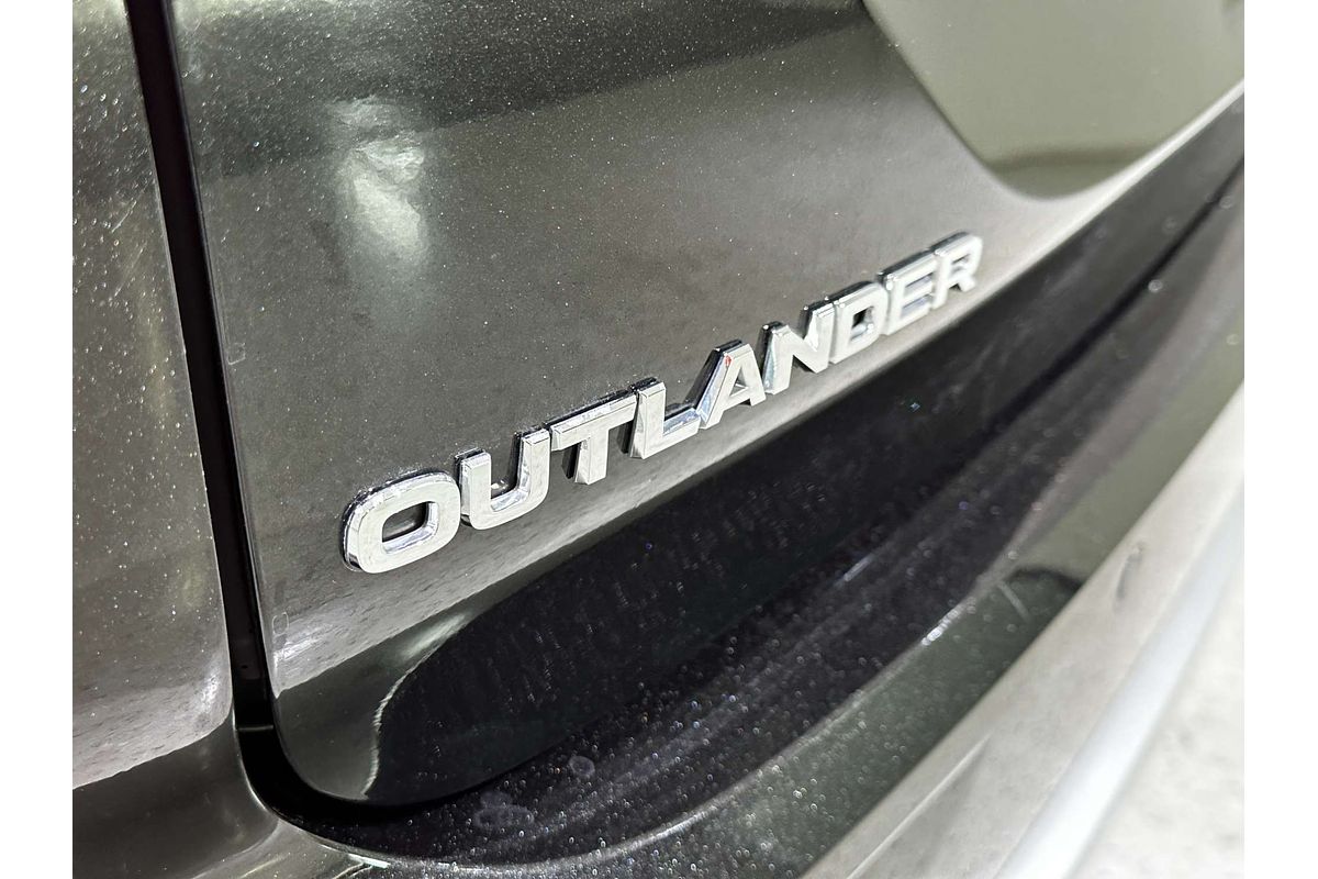 2022 Mitsubishi Outlander Exceed Tourer ZM