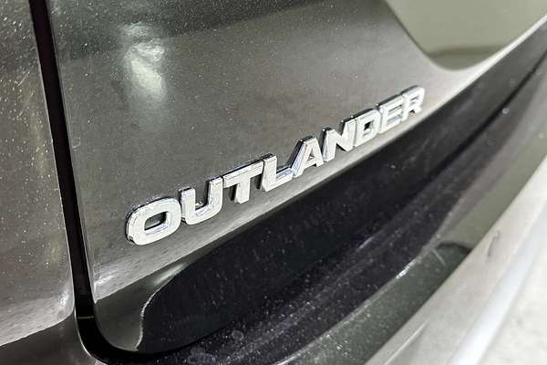 2022 Mitsubishi Outlander Exceed Tourer ZM
