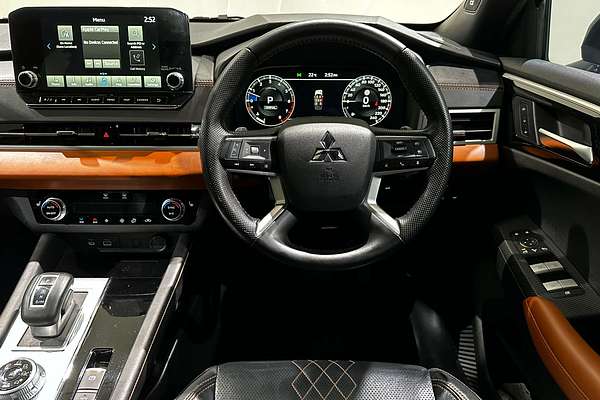 2022 Mitsubishi Outlander Exceed Tourer ZM
