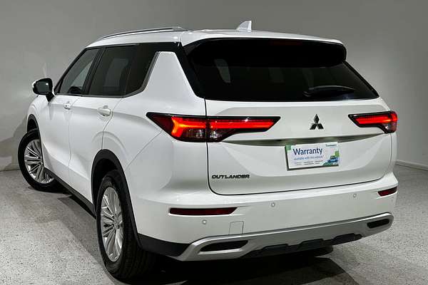 2022 Mitsubishi Outlander LS ZM
