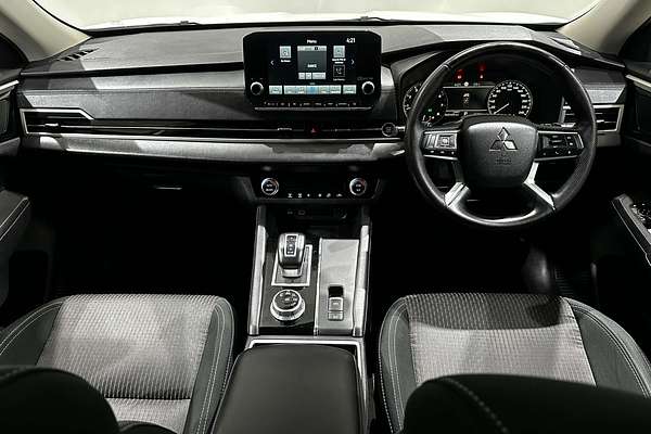 2022 Mitsubishi Outlander LS ZM