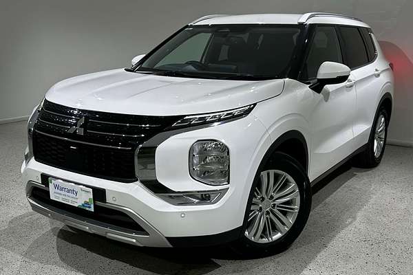 2022 Mitsubishi Outlander LS ZM