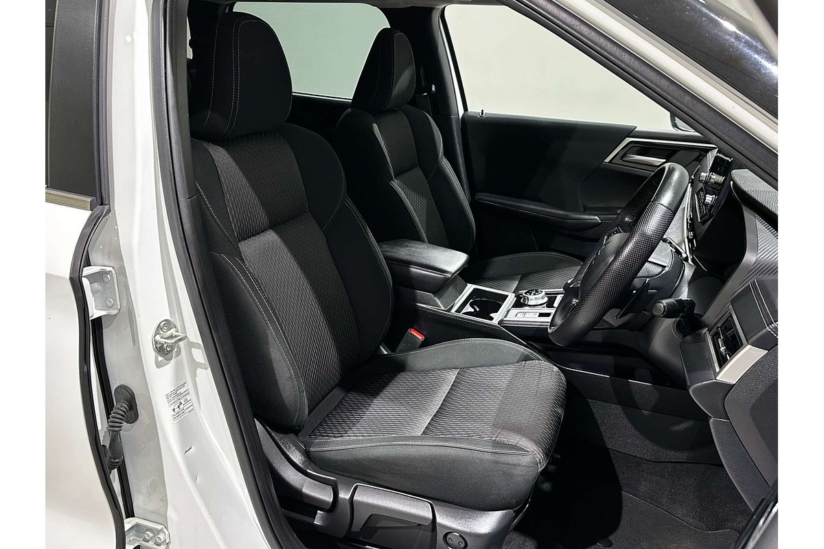 2022 Mitsubishi Outlander LS ZM