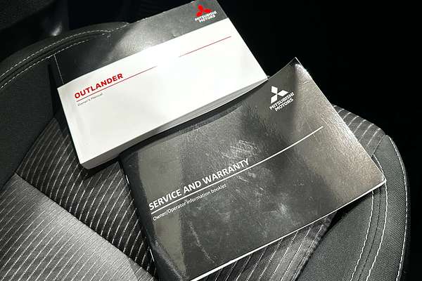 2022 Mitsubishi Outlander LS ZM