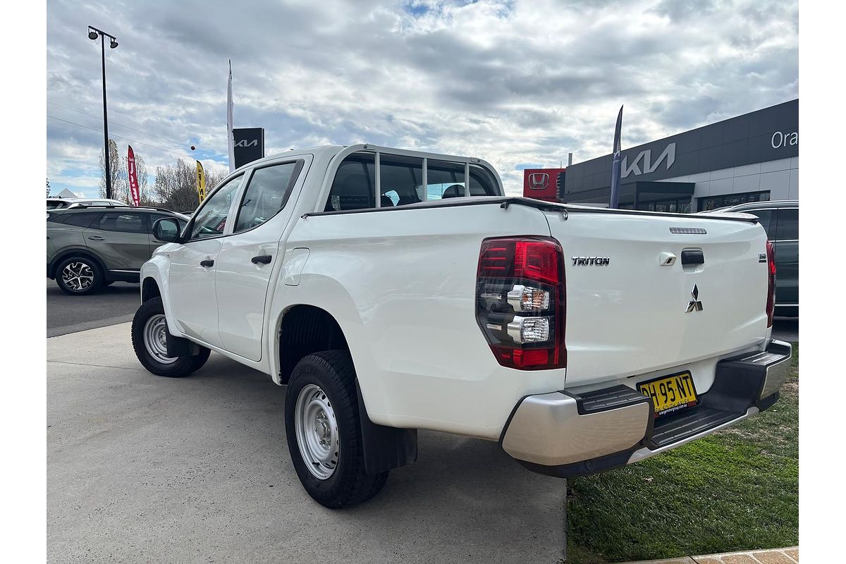 2021 Mitsubishi Triton GLX MR 4X4