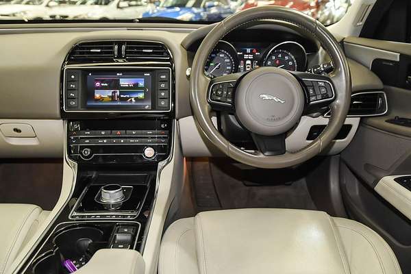 2016 Jaguar XE 25t Prestige X760