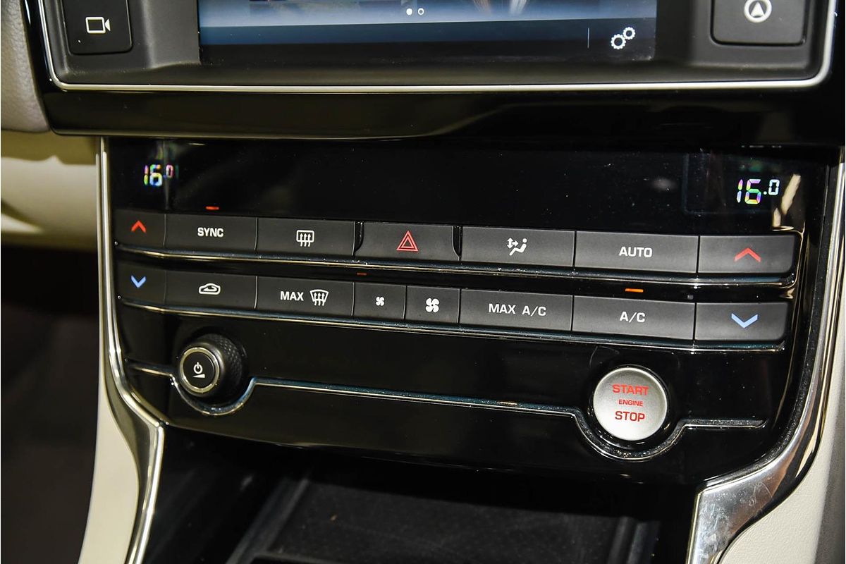 2016 Jaguar XE 25t Prestige X760