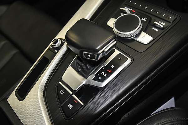 2019 Audi A4 45 TFSI S line B9