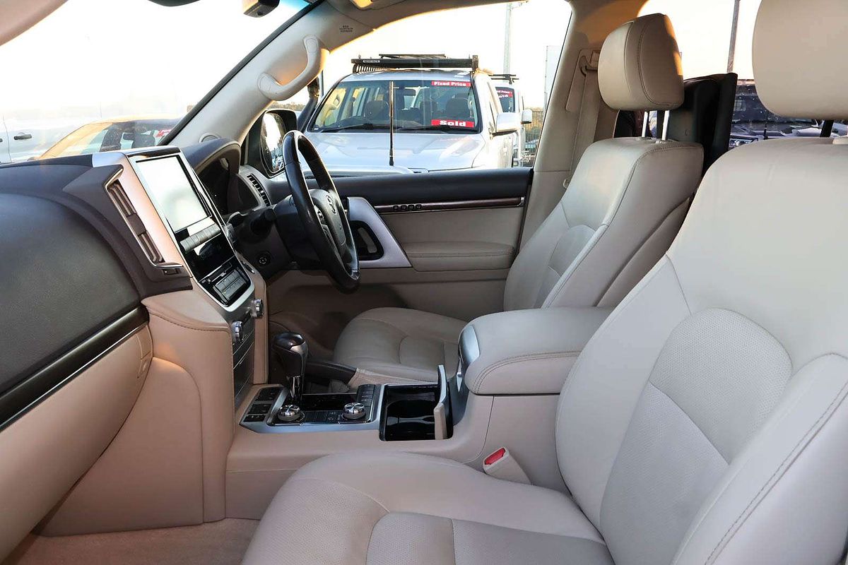 2019 Toyota Landcruiser Sahara VDJ200R