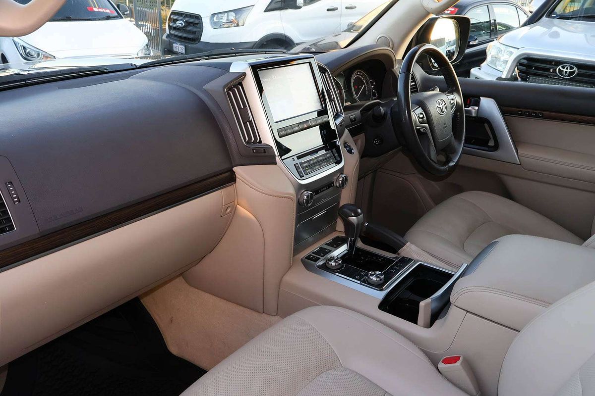 2019 Toyota Landcruiser Sahara VDJ200R