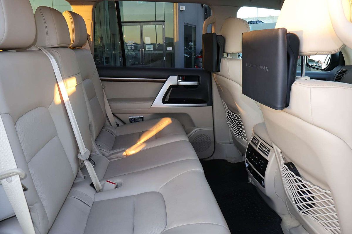 2019 Toyota Landcruiser Sahara VDJ200R