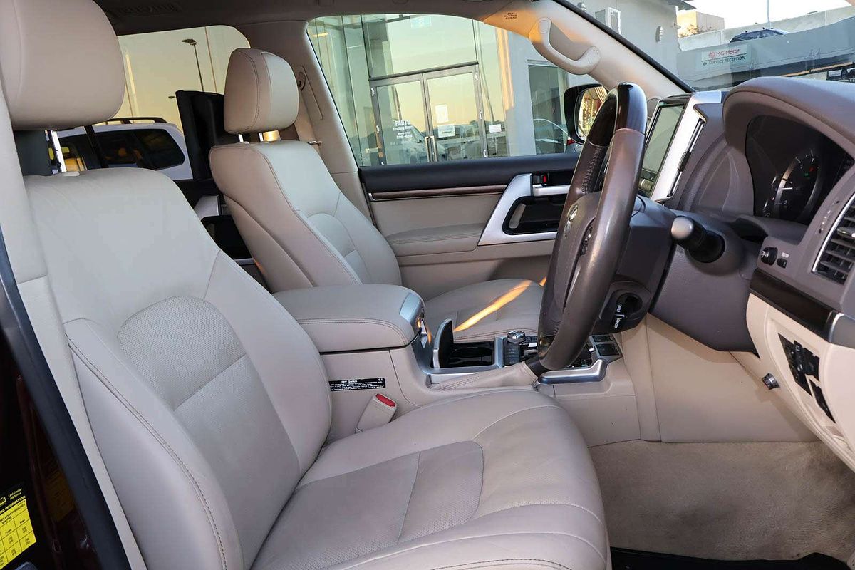 2019 Toyota Landcruiser Sahara VDJ200R
