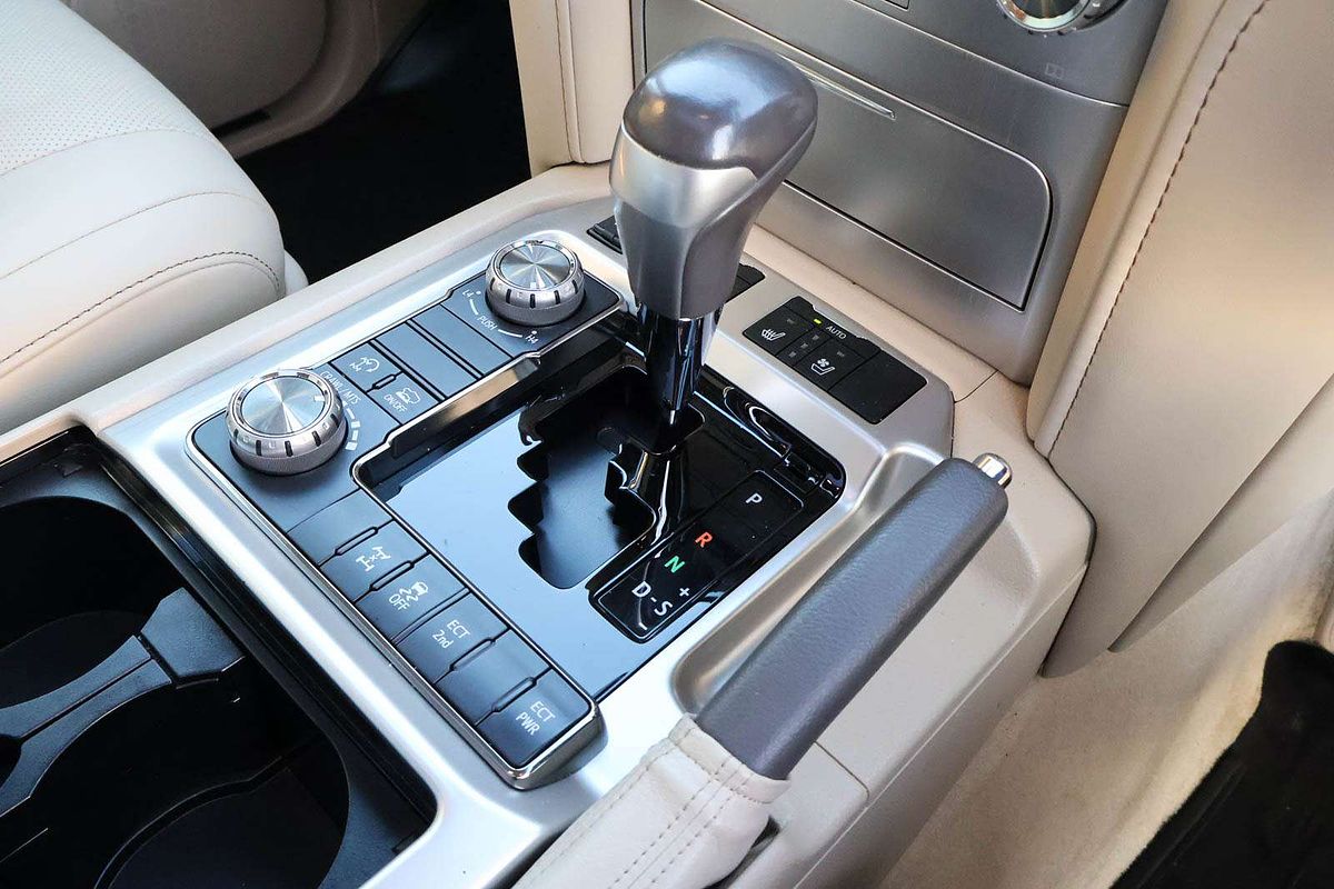 2019 Toyota Landcruiser Sahara VDJ200R