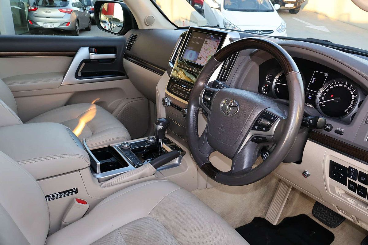 2019 Toyota Landcruiser Sahara VDJ200R