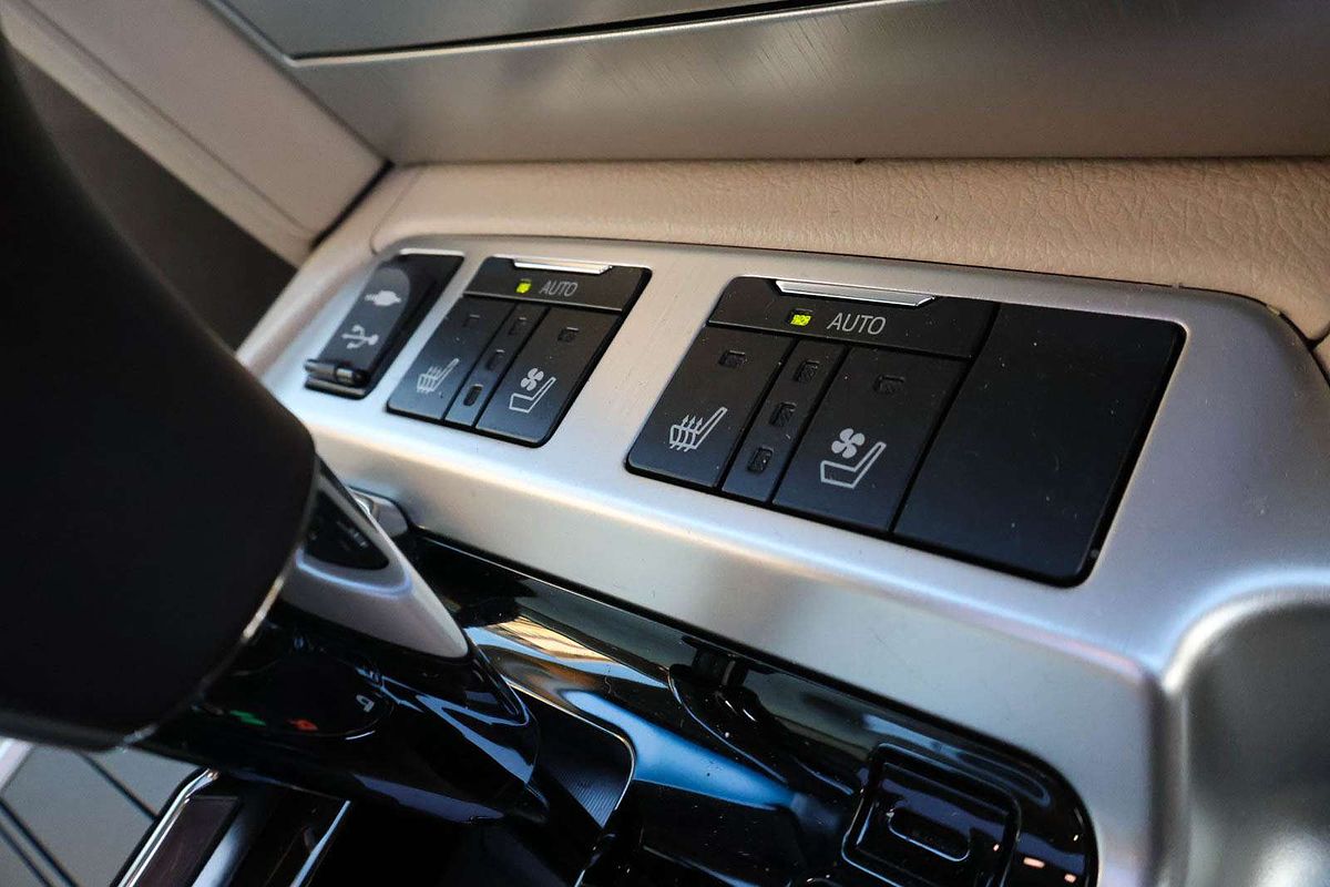 2019 Toyota Landcruiser Sahara VDJ200R