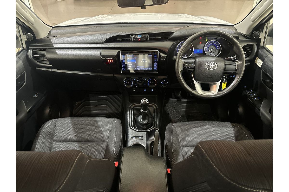 2015 Toyota Hilux SR GUN126R 4X4