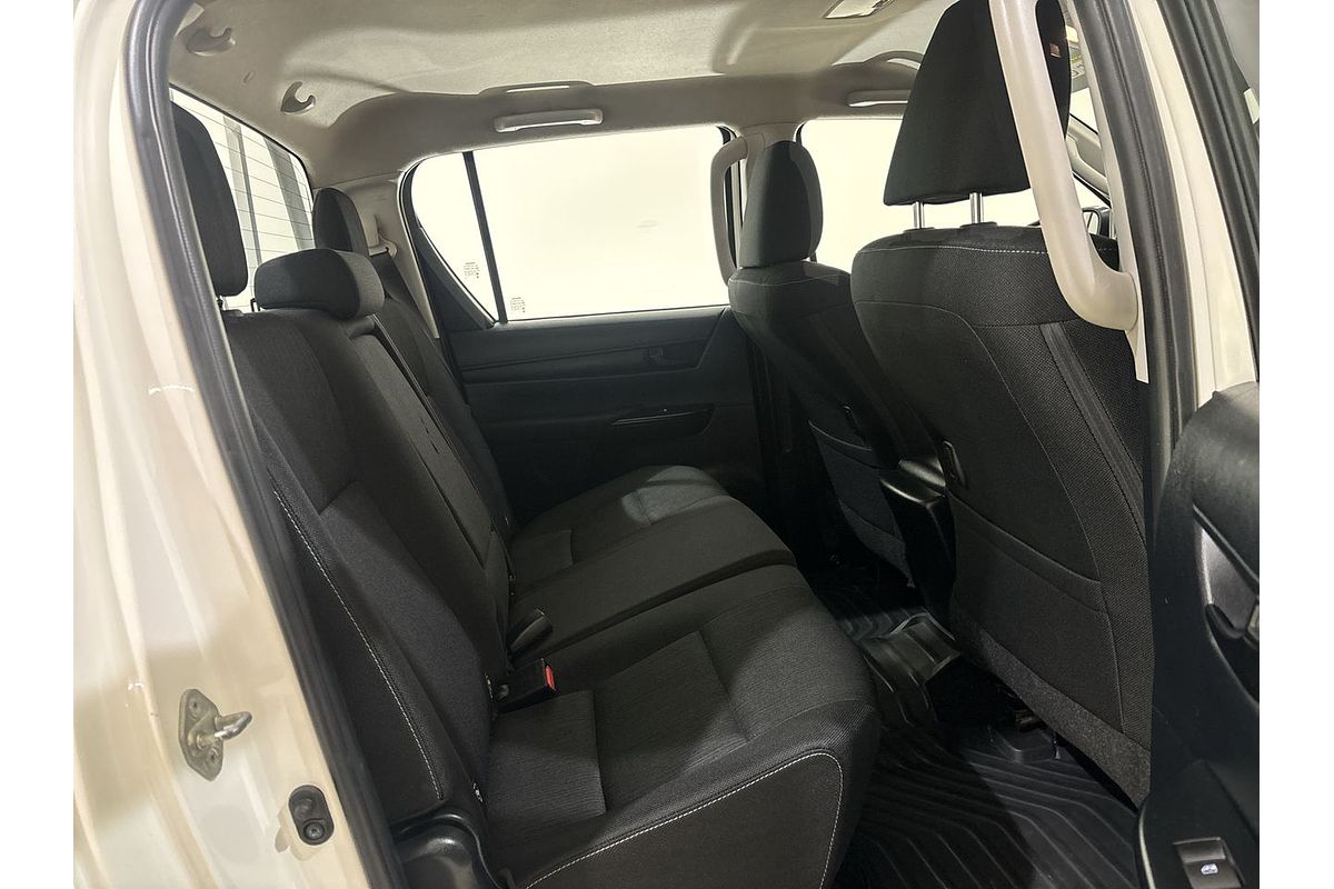2015 Toyota Hilux SR GUN126R 4X4