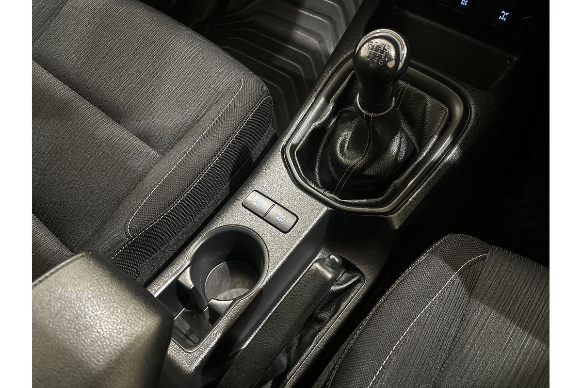 2015 Toyota Hilux SR GUN126R 4X4