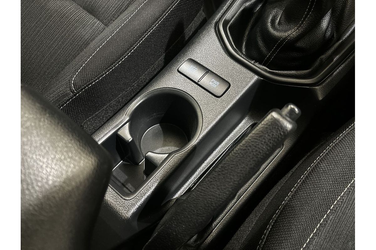 2015 Toyota Hilux SR GUN126R 4X4