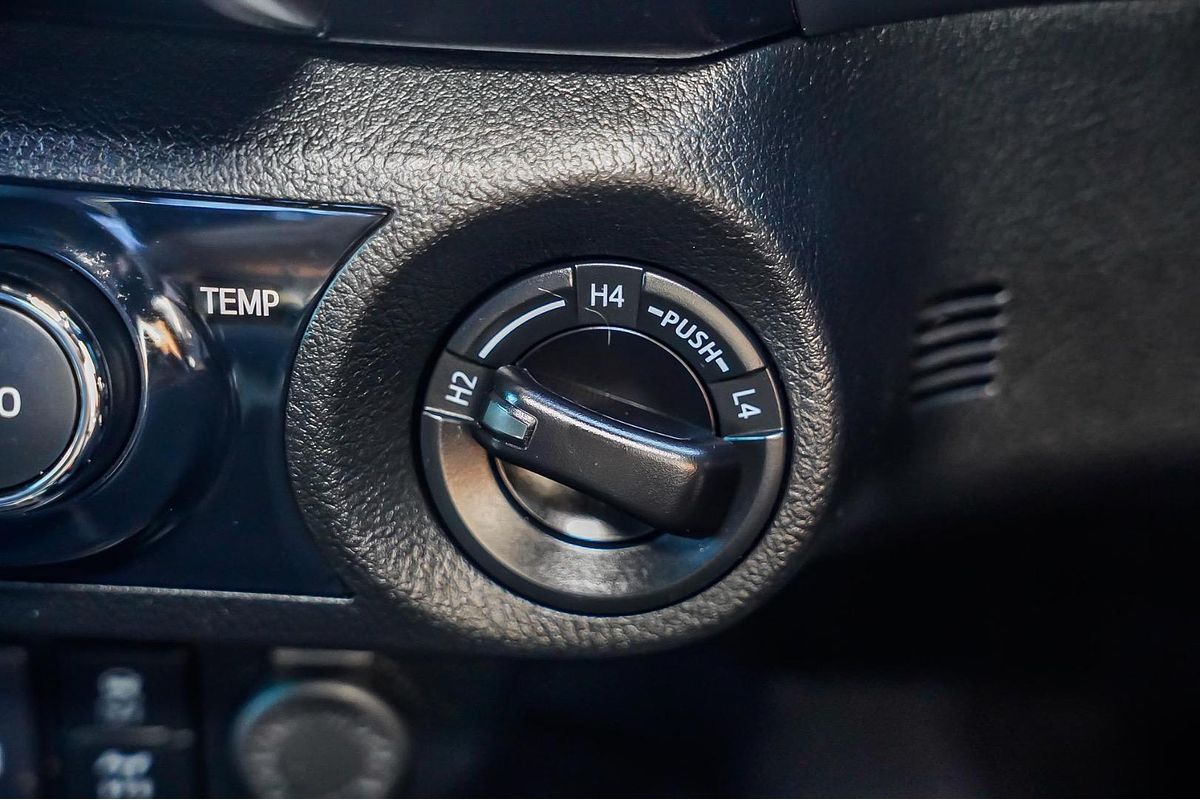 2020 Toyota Hilux Rugged X GUN126R 4X4