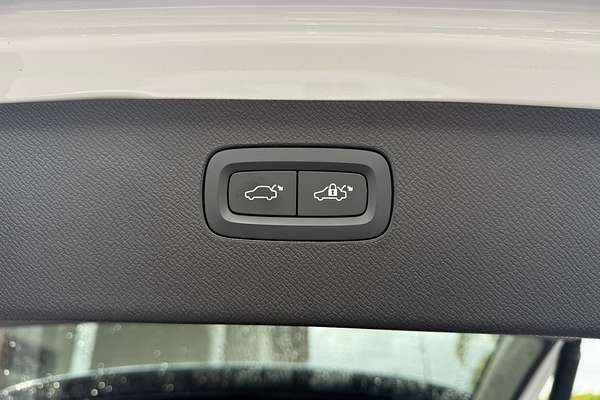 2023 Volvo XC90 Ultimate B6 Bright