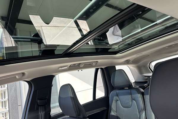 2023 Volvo XC90 Ultimate B6 Bright
