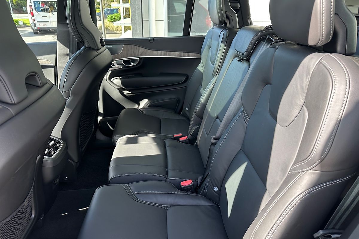 2023 Volvo XC90 Ultimate B6 Bright