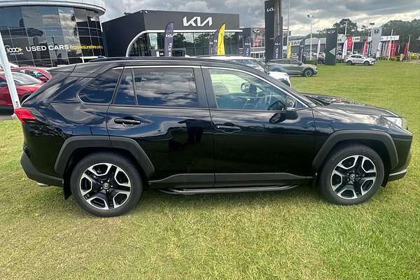 2020 Toyota RAV4 Edge AXAA54R